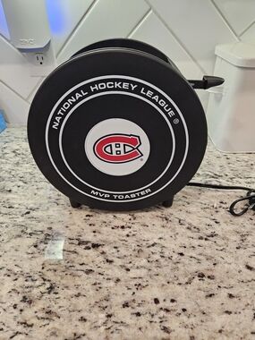 NHL Hockey Puck Toaster Model UE112 MVP Toaster Tested Working